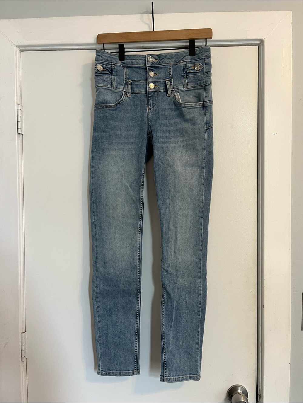 Liu Jo Women's Light Blue Skinny Jeans button front bedazzle jewel size 26 HOLE
